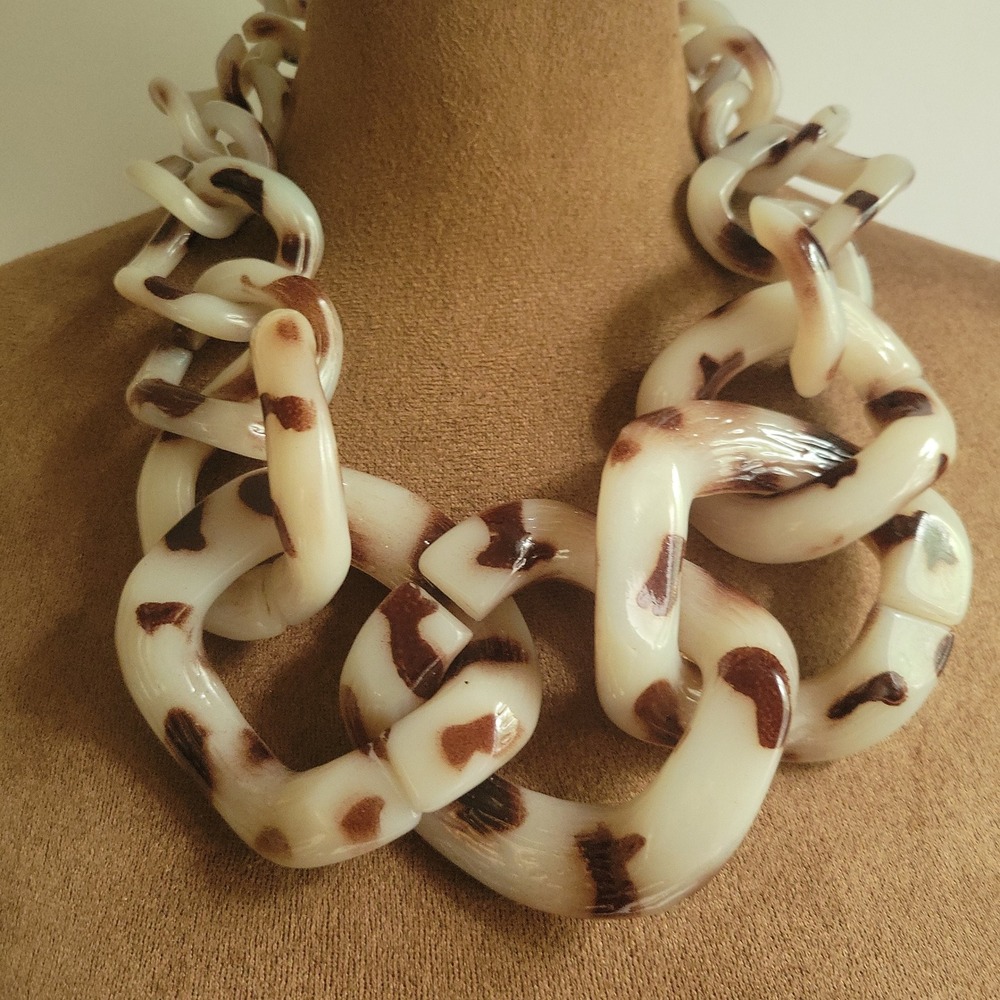 Super Chunky Lightweight Tortoise Print Acrylic Link Statement Necklace 20"